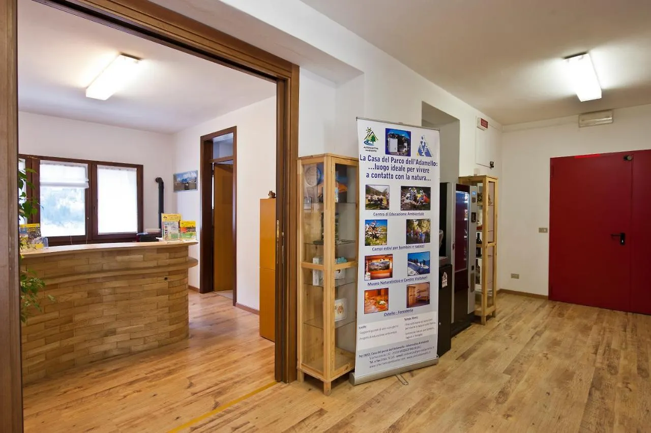 Casa Del Parco Dell'Adamello Di Vezza D'Oglio Ostello Italia