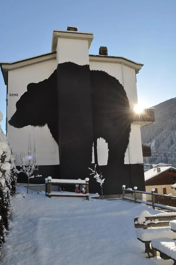 Casa Del Parco Dell'Adamello Di Vezza D'Oglio Ostello 0*,  Italia