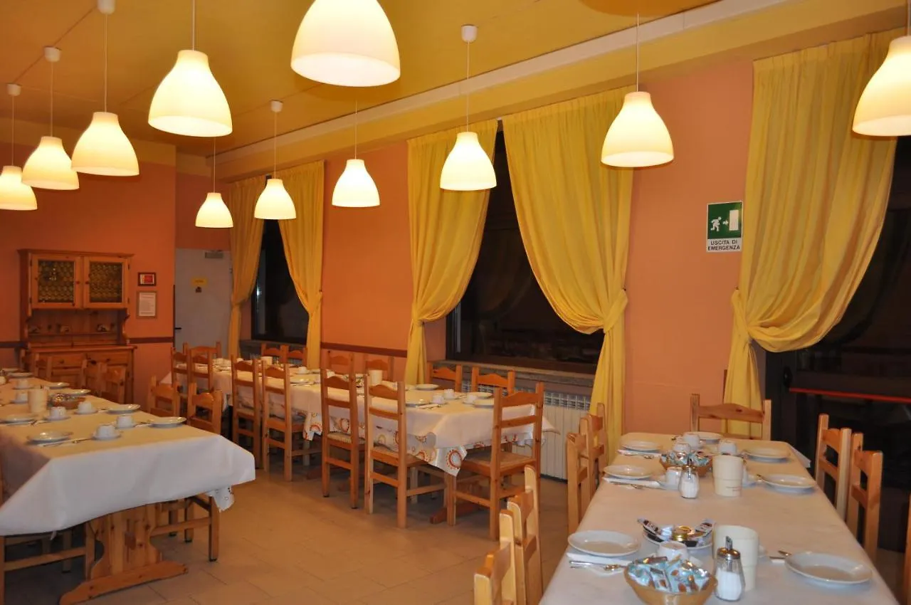Casa Del Parco Dell'Adamello Di Vezza D'Oglio Hostel Italy